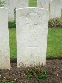 Etaples Military Cemetery - Farquhar, William